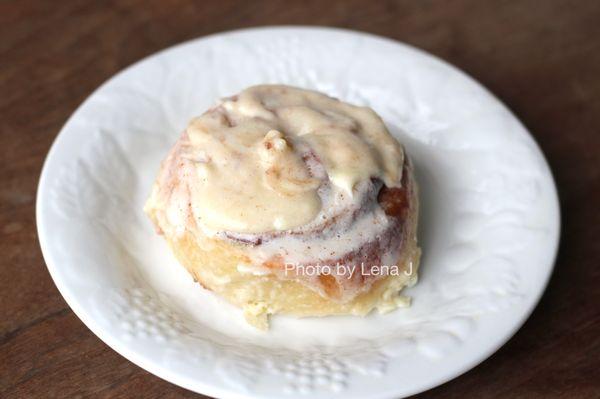 Cinnamon Roll ($3.50) - very cinnamon-y, quite sweet.