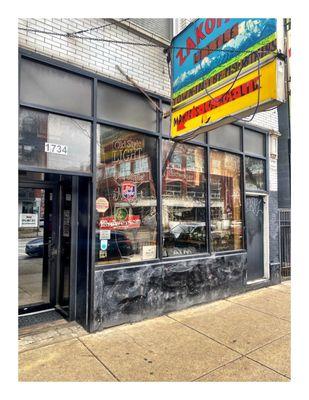 Very Quiet Sunday Morning @ Zakopane Dive Bar. 1734 W Division St, Chicago, IL 60622. In Old times this place was full of Life! Sad :\