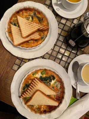 Baked eggs with spinach  Amazingly delicious!