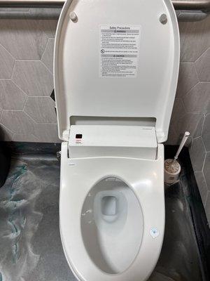 HEATED SEAT BIDET!