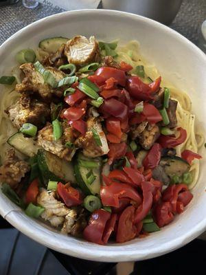 Carbonara pasta with hot fried chicken