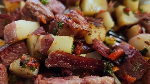 Closeup of the corned beef hash, generous (10/28/23)