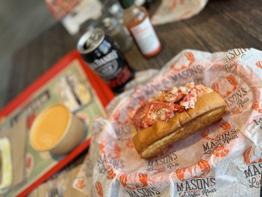 Lobster Classic Roll & Lobster Bisque