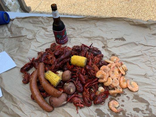 This is the #3 - 3lbs of crawfish, 1lb of shrimp and all the fixins.