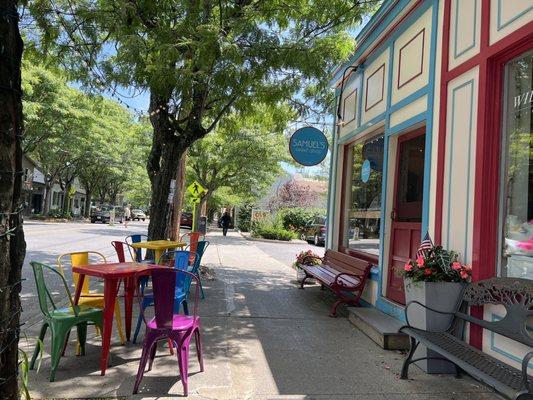 Storefront with seating