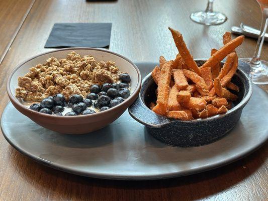 Granola yoghurt blueberries and sweet potato fries