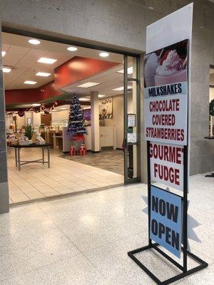 Inside mall entrance closest to Barnes and Noble