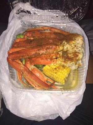 Alaskan snow crab now served with corn and broccoli. I always get crab legs and they never fail me.