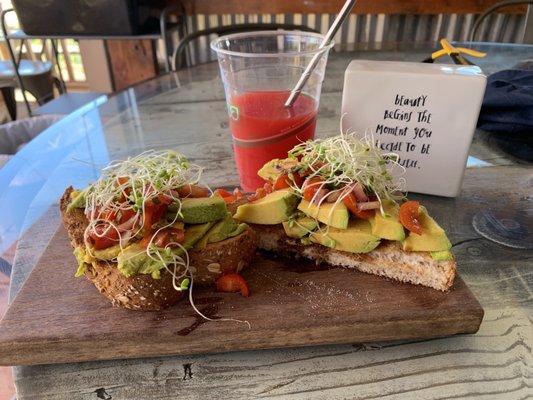 Bruschetta Avo Toast