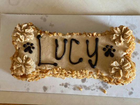 How cute is this peanut butter bone cake??