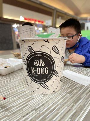 Bucket for k-dog lovers~ can fit 5-6 dogs