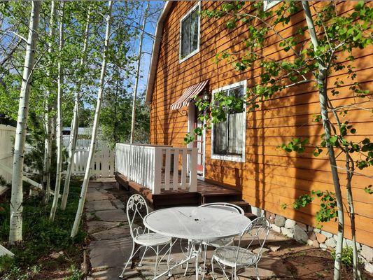 Pinetop Cabins:  Barn House Rainbow Lake Lodging