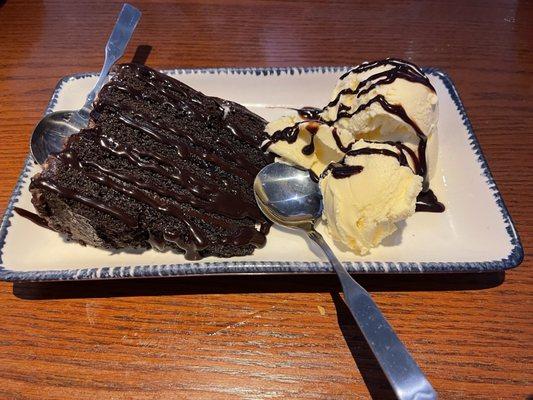 Chocolate Wave - Chocolate Cake with Vanilla Ice Cream