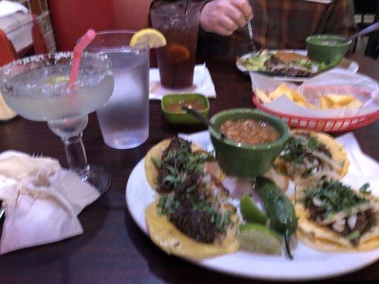 Fast service, clean, friendly waitress. The food is beautiful and very tasty. Couldn't be happier. My margarita is perfect as well!