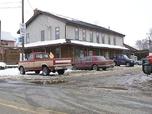 Elk Creek Inn Restaurant And Tavern in the Village of Sterrettania Fairview Pa 16415 814-474-2013