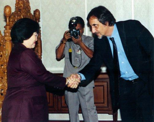 Dr. Waismann's, developer of ANR with President of Indonesia, Megawati Sukarnoputri