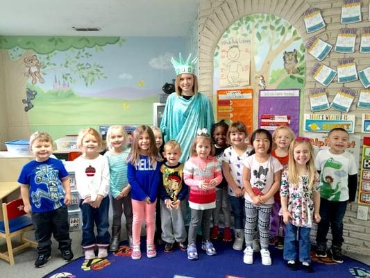 On January 6th 2016 Miss Liberty went to visit the children of the Early Achievers Academy at 7126 Little Rd, New Port Richey, FL.
They are