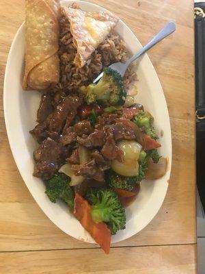 Beef and broccoli lunch combo