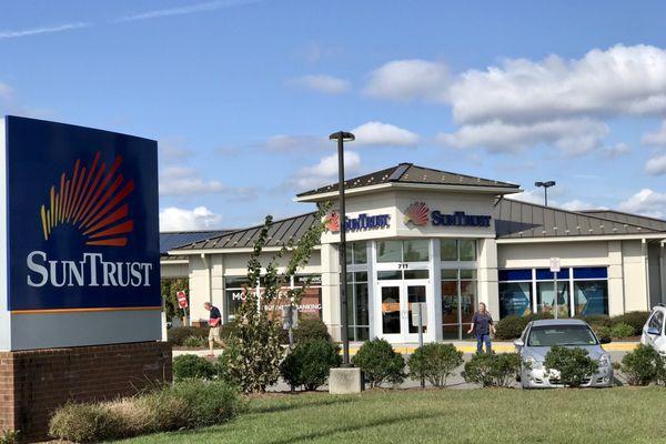 Sun Trust Bank