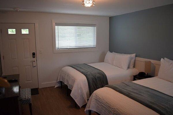 Completely renovated Twin room