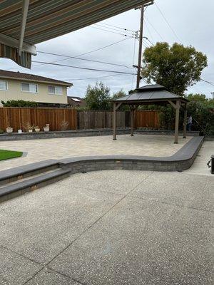 Pérgola and pavers