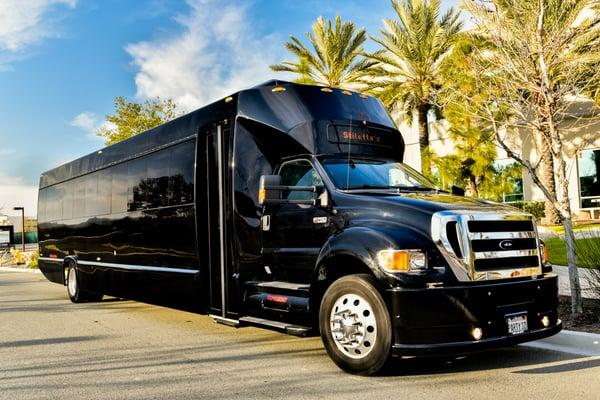 2011 Ford F750 Tiffany - 20-40 passengers - STILETTO