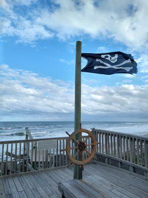 Pirate observation deck behind museum