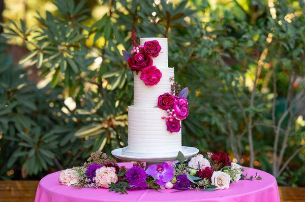 Wedding Cake (Photo by Russ Levi Photography)