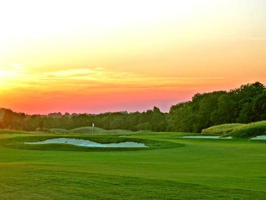 Hole 8 at dusk