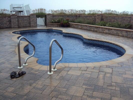 Paver Pool Deck & Seat-wall