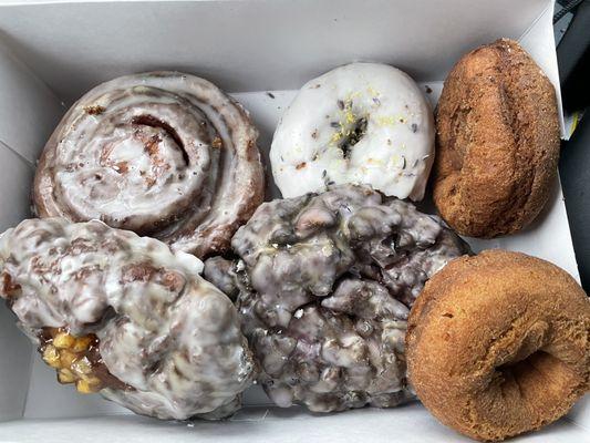 Apple fritter, cinnamon roll, plain cake