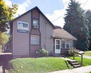 Roo Rents provides renovated, affordable student off-campus housing in walking distance from the University of Akron.