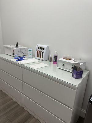 Waxing station