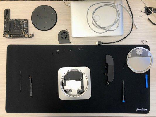 Replacing a Hard Disk in a Mac Mini.