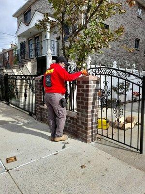 Fences in steel and bricks