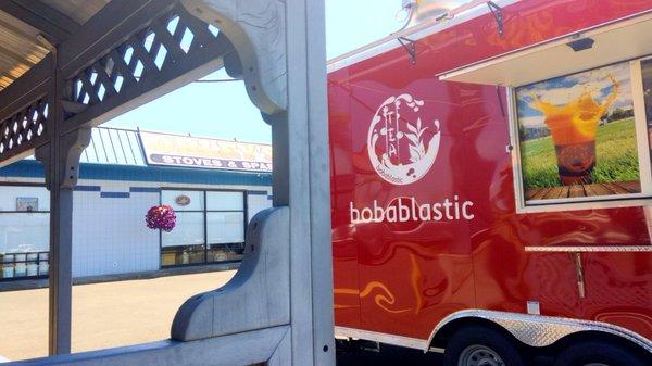 Bobablastic truck in front of Orley's Stoves & Spas