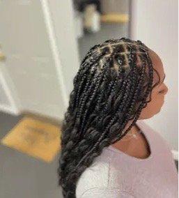 Knotless medium boho braids