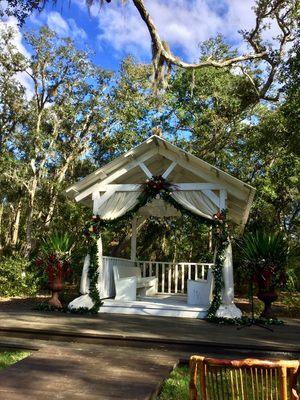 We love decorating for ceremonies! @chandleroaksbarn