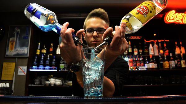 Club bartending tricks and secrets to improve tips