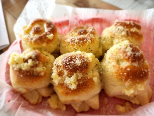 Garlic knots