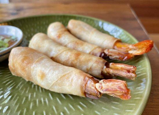 Little Mermaid
Shrimp with water chestnut rolled in wheat paper