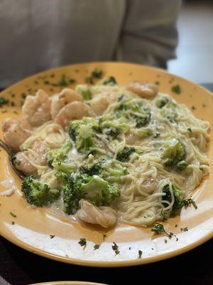 Shrimp with Broccoli and Alfredo Sauce w/ angel hair pasta.