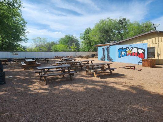 Outdoor dining with stage for live music