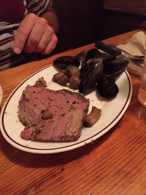 Roast beef and mussels. Better fill up on that because everything else is not too good.