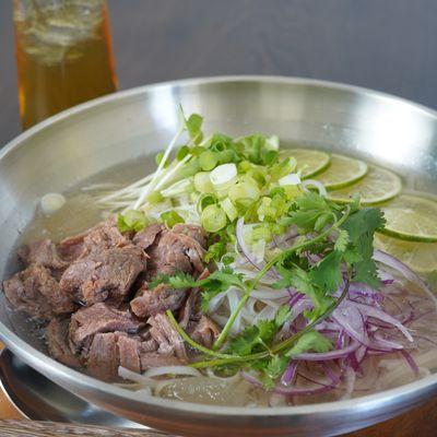 Cold Noodles Soup with Braised Beef