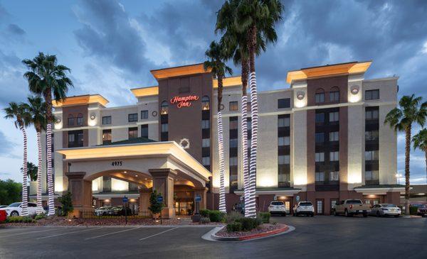 Enjoy the Las Vegas Hampton Inn Tropicana