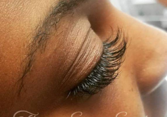 Hybrid eyelash extensions