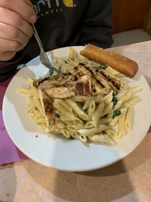 Chicken penne alfredo