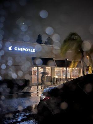 Chipotle in the rain hee