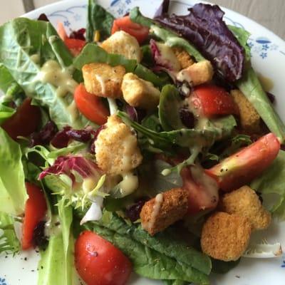 spring mix & early girl tomatoes from Happy Boy farm.. (Croutons from elsewhere..)